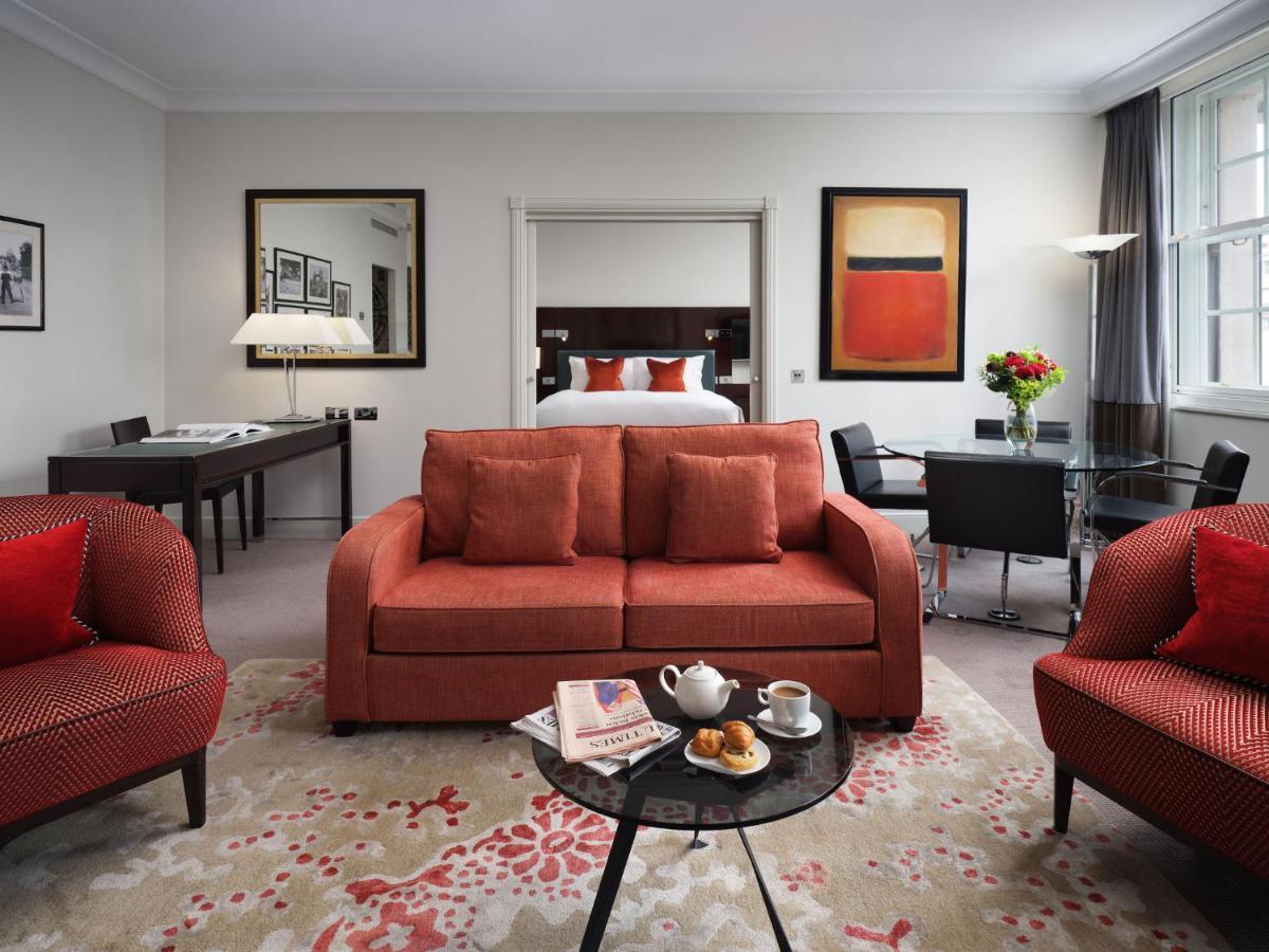 Sofitel London St James Exterior photo A suite at the Mandarin Oriental London