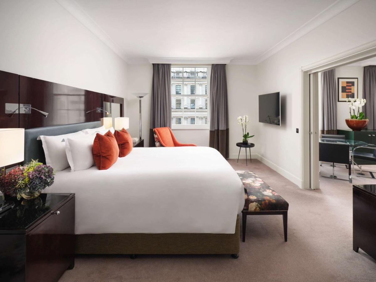 Sofitel London St James Exterior photo A suite at the Mandarin Oriental London