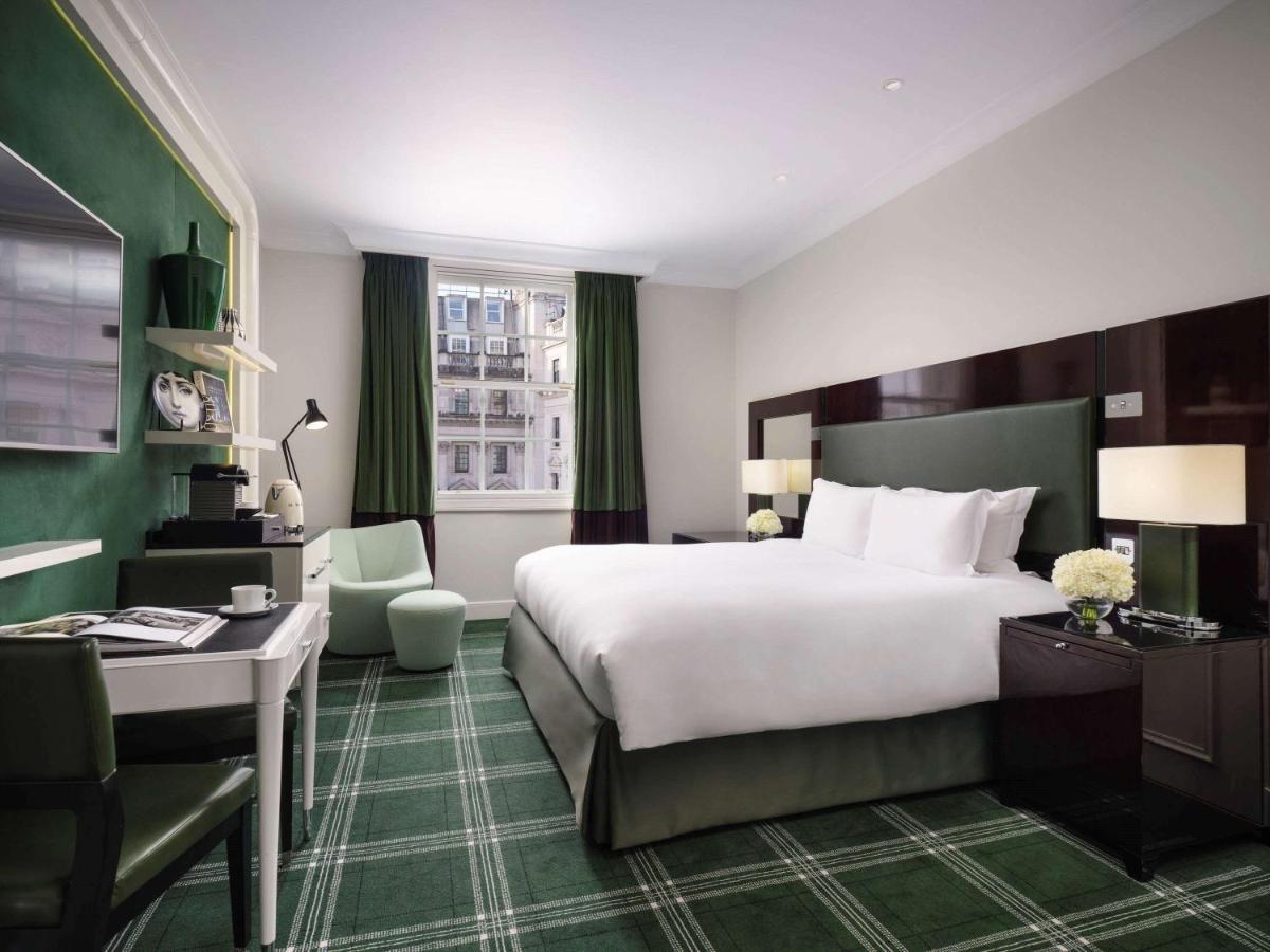 Sofitel London St James Exterior photo A room at the London Edition
