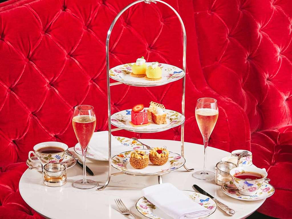 Sofitel London St James Exterior photo Afternoon tea at the Ritz