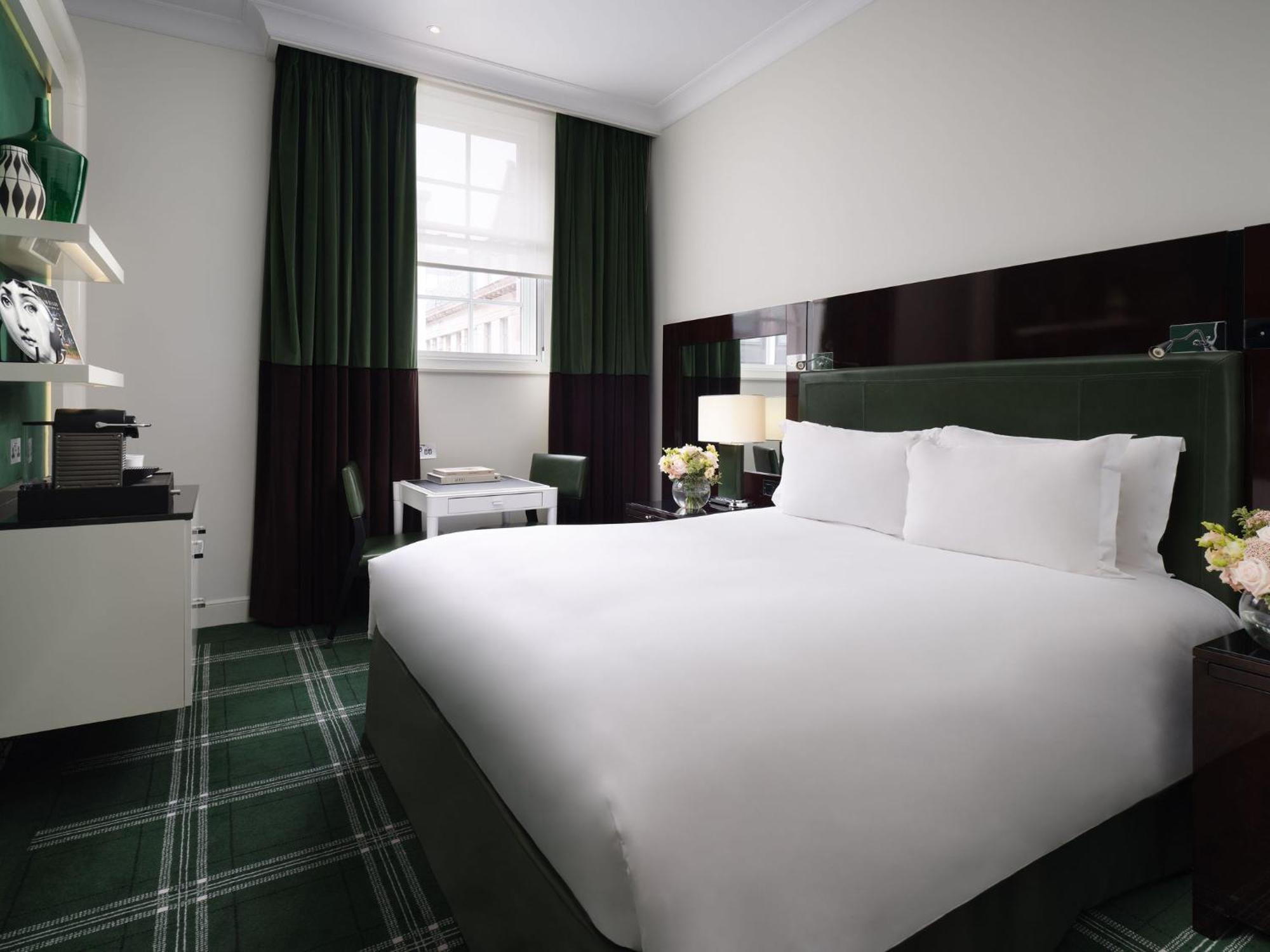 Sofitel London St James Room photo A room at the hotel